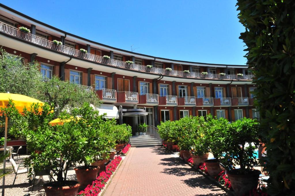 Hotel Continental Garda  Exterior foto